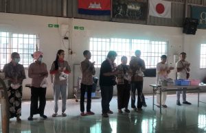 សកម្មភាពចែកកាដូខួបកំណើតនិងការចូលរួមសកម្មភាពល្អៗដល់បុគ្គលិក​និងកម្មករពីលោកថៅកែ