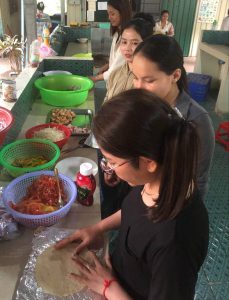 សកម្មភាពរៀនធ្វើ Pizzaនិង sushi