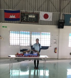 សកម្មភាពចែកកាដូលើកទឹកចិត្តដល់បុគ្គលិកដែលបានចូលរួមសម្អាតបន្ទប់និងសម្អាតកន្លែងការងារទូទៅ សម្រាប់ខែមិថុនាឆ្នាំ២០២៥