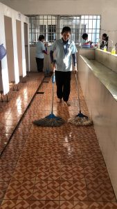 សកម្មភាពសម្អាតបន្ទប់ទឹក