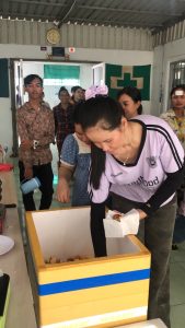 សកម្មភាពធ្វើនំ ចែកជូនដល់បុគ្គលិករបស់ក្រុមហ៊ុន នីសស៊ីន ឡូធើស ហ្គាមេន ខូអិលធីឌី