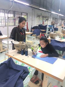 ការបង្រៀនដេរ ពីគ្រូបច្ចេកទេសដេរ